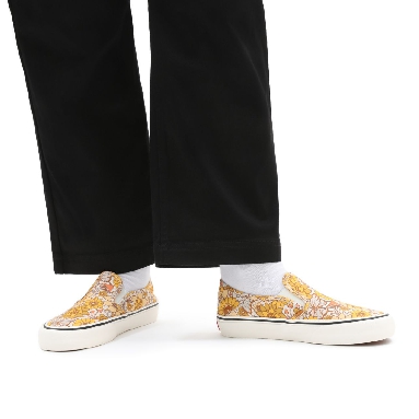 Vans Trippy Floral Slip-On Sf Yellow Classic Womens - (Trippy Floral) multi/marshmallow VN0A5HYQA16 Shoes