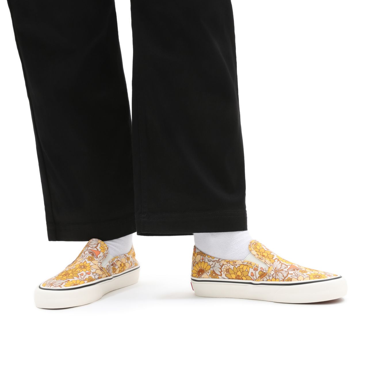 Vans Trippy Floral Slip-On Sf Yellow Classic Womens - (Trippy Floral) multi/marshmallow VN0A5HYQA16 Shoes