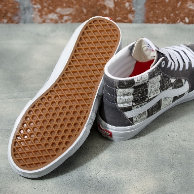 Vans x One Piece Skate SK8-Hi Mens Womens - (DANIEL JOHNSTON) RAVEN VN0A5FCCAO7 Shoes