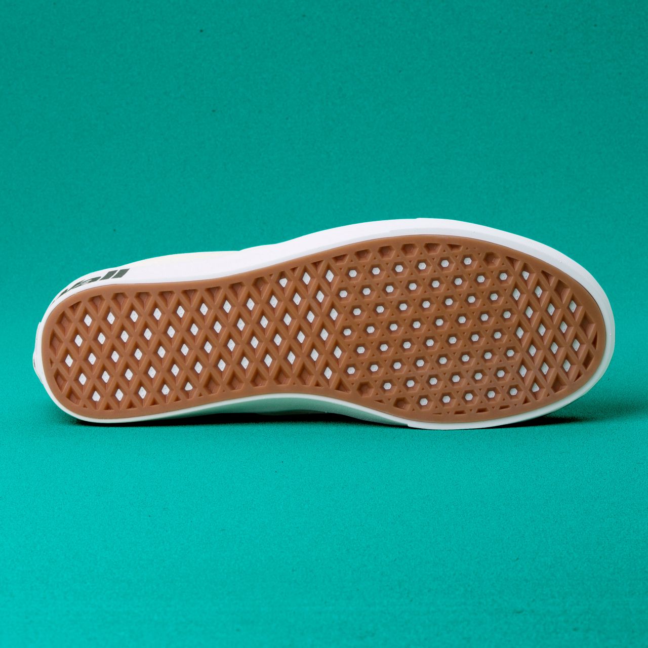 Vans Distort Comfycush Slip-On Classic Mens Womens - (Distort) Blanc/Black VN0A3WMDVX7 Shoes